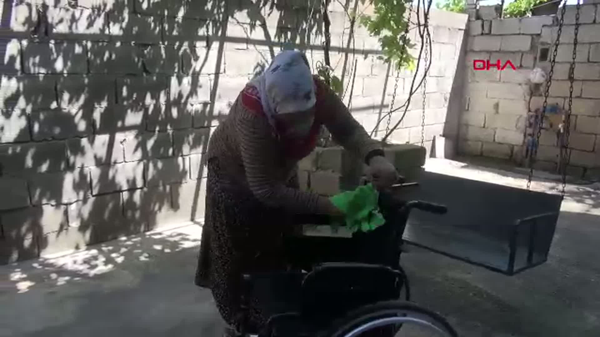 Hatay'da Anne Sevgisi: 36 Yıllık Bebek Bakımıyla Engelli Kızına Adanmış Hayat