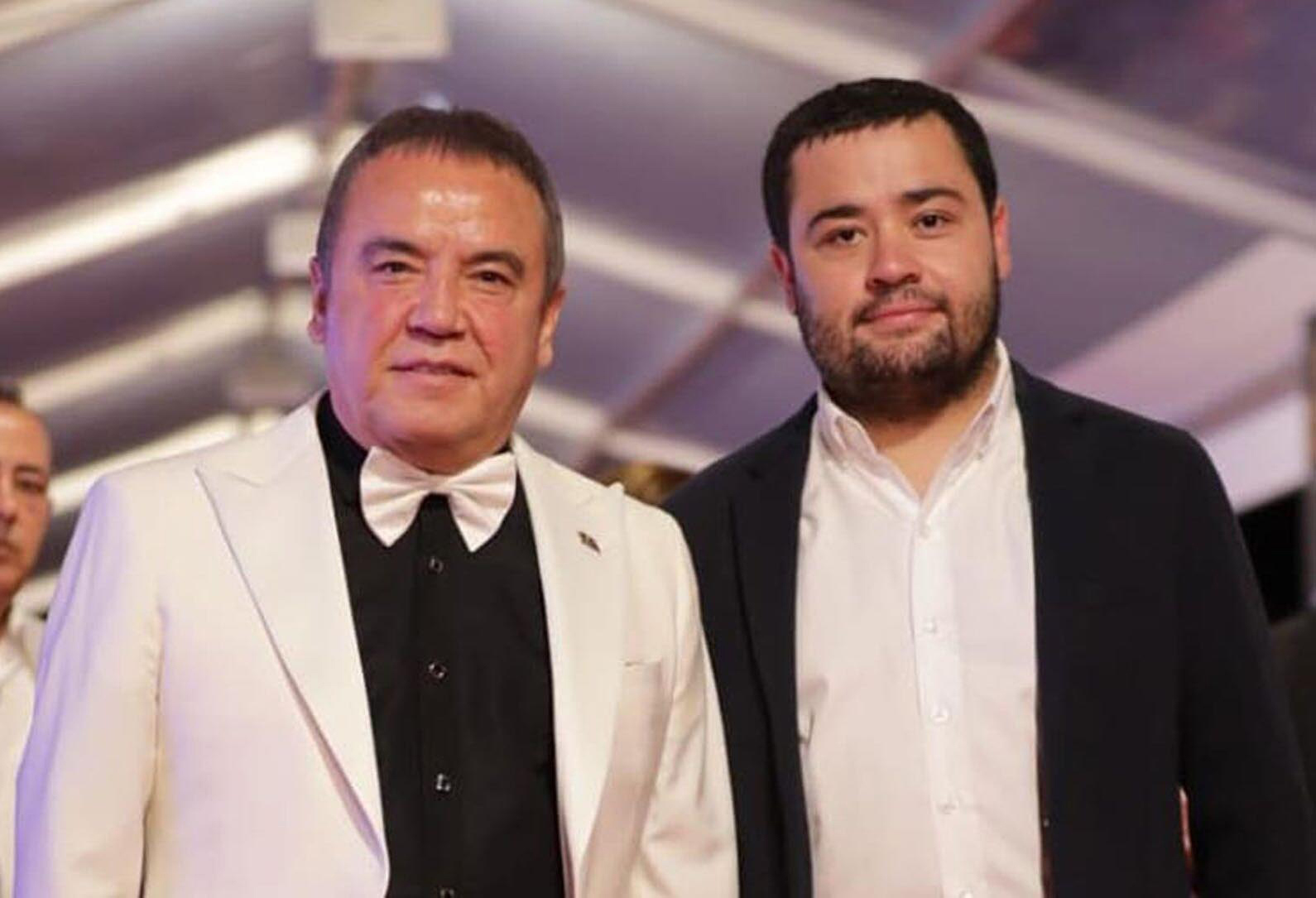 Muhittin Böcek Soruşturmasında Şok İddialar: Oğlu Gökhan Böcek'ten 1 Milyon Euro Rüşvet Talebi ve Babasından 'Gereğini Yap' Talimatı