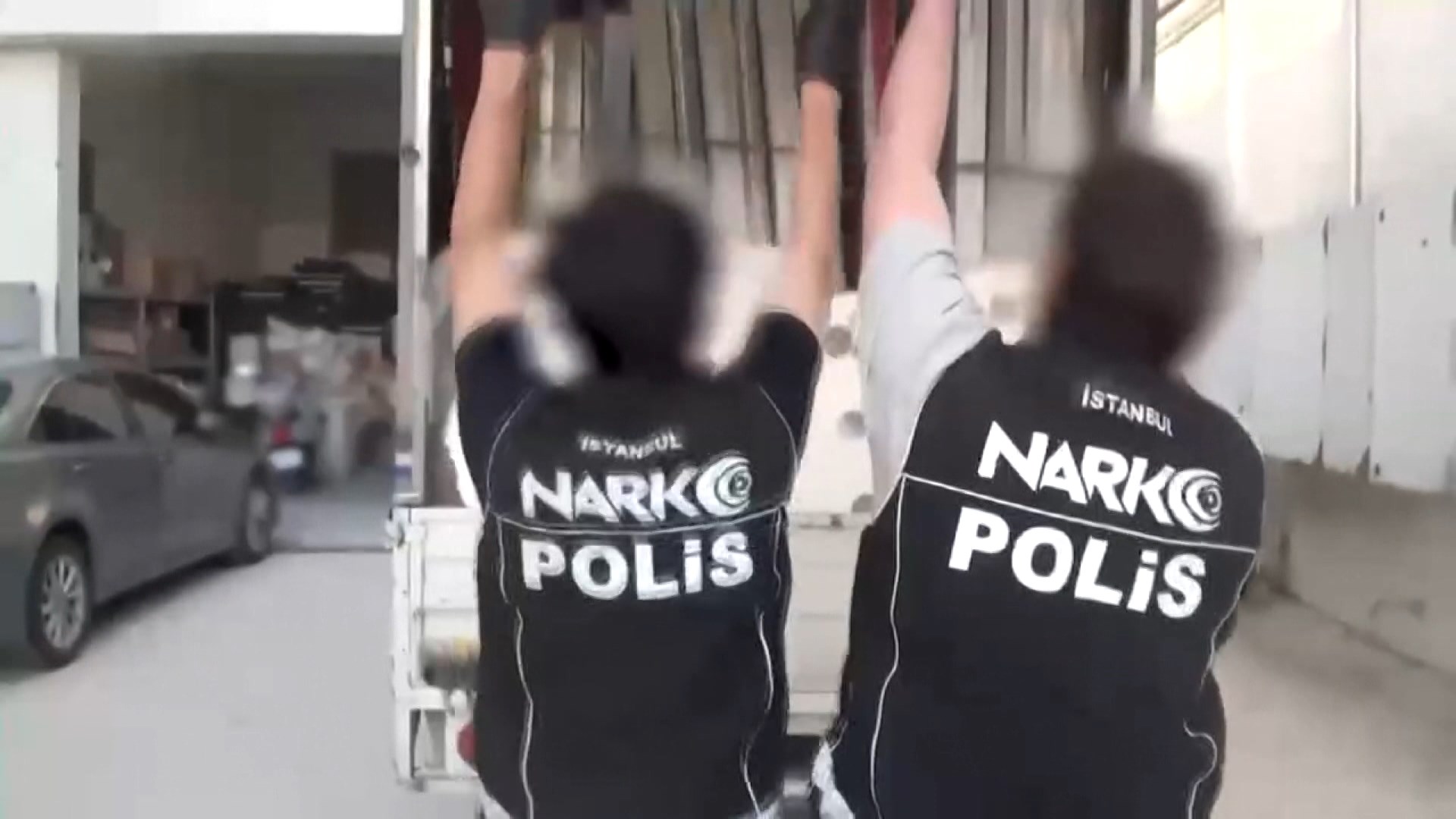 Bağcılar'da Nefes Kesen Operasyon: Duş Tekneleri Arasında 92,5 Kilo Eroin Saklanmış
