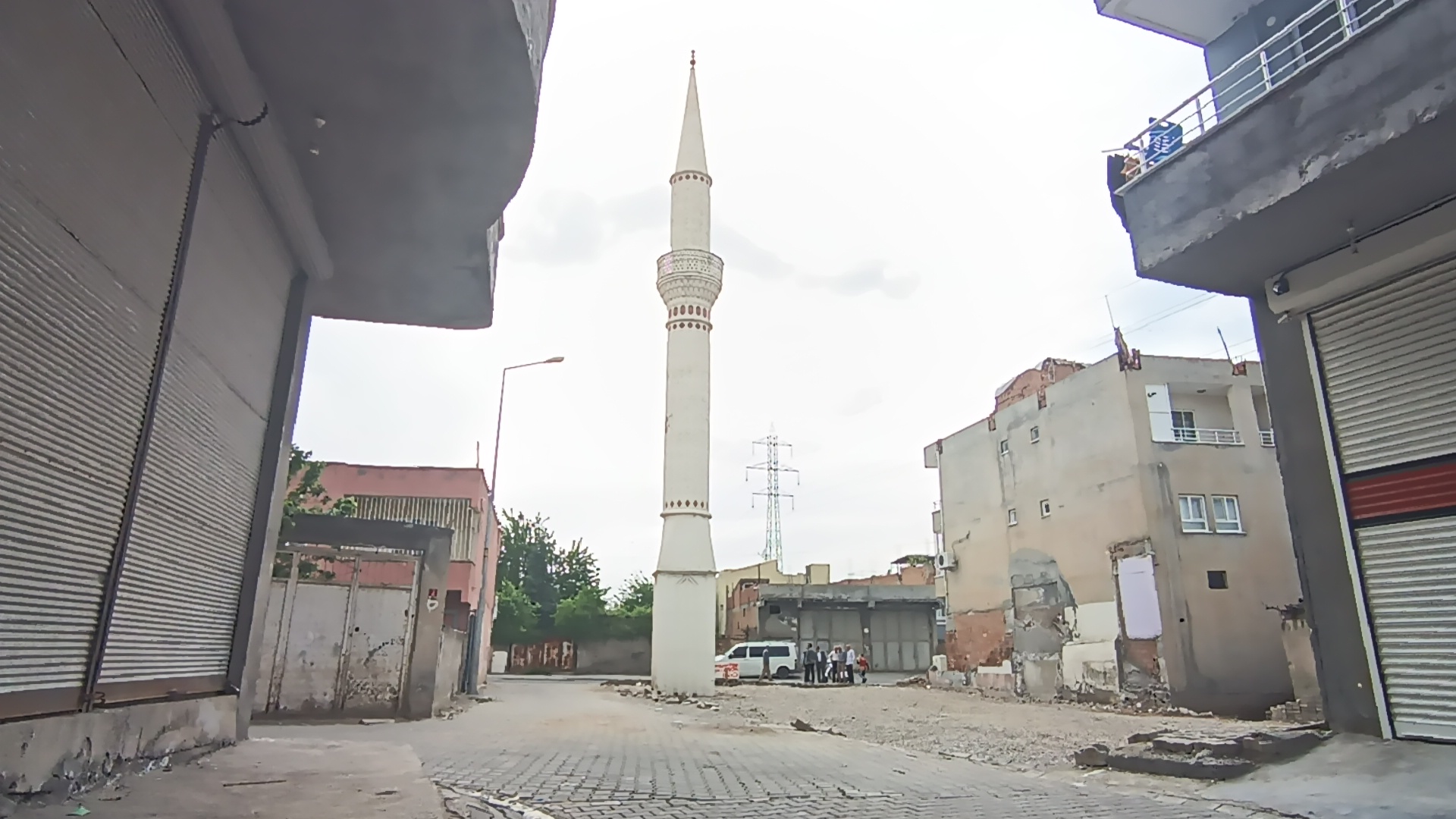 Batman'da Yıkılan Ahmediye Camisi'nin Yerine Yenisi Yapılacak mı? Mahalle Sakinleri Taleplerini Dile Getirdi