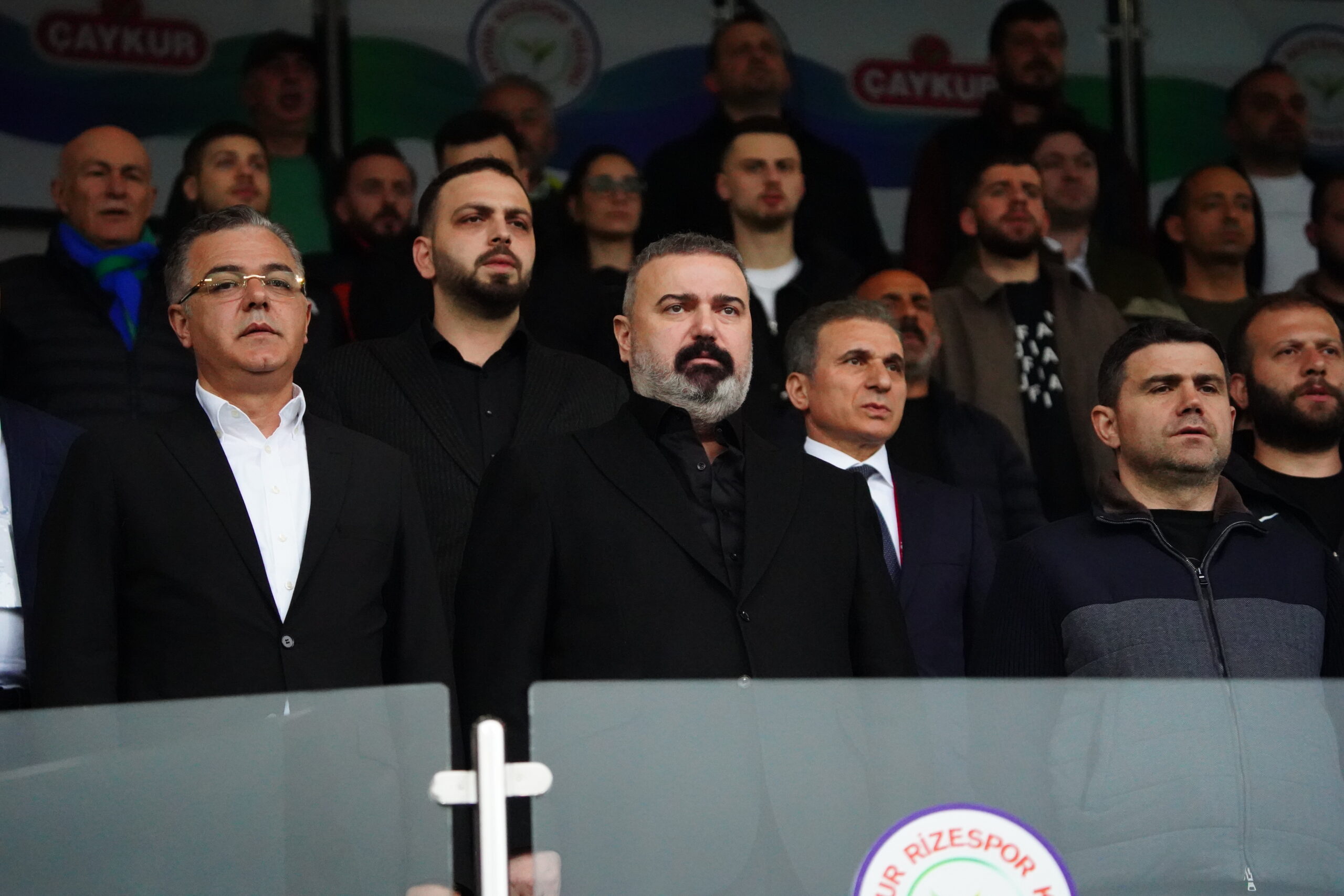 Çaykur Rizespor Olağanüstü Kongreye Gidiyor: Başkan Turgut Veda Etti