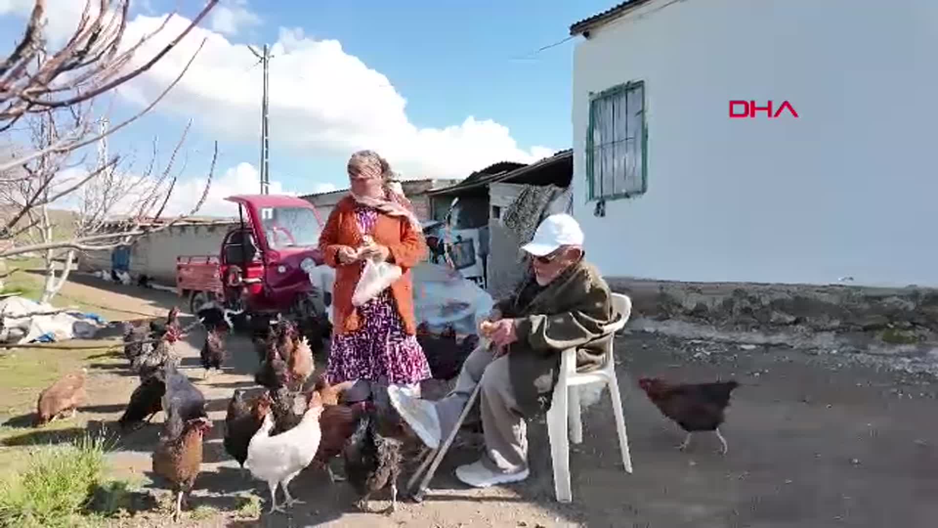Sivas'ta 40 Yıllık Sevgi Nöbeti: Tek Göz Evde Birlikte Hayata Tutunuyorlar