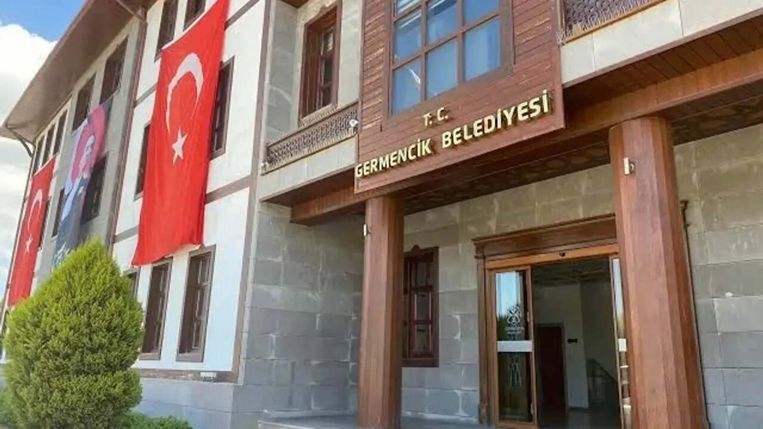 Germencik Belediyesi'nde 'İhaleye Fesat Karıştırma' Operasyonu: 3 Gözaltı