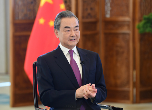 Çin ve Pakistan'dan İran-ABD Müzakerelerinde Ortak Adım: Wang Yi ve Dar Telefonda Görüştü