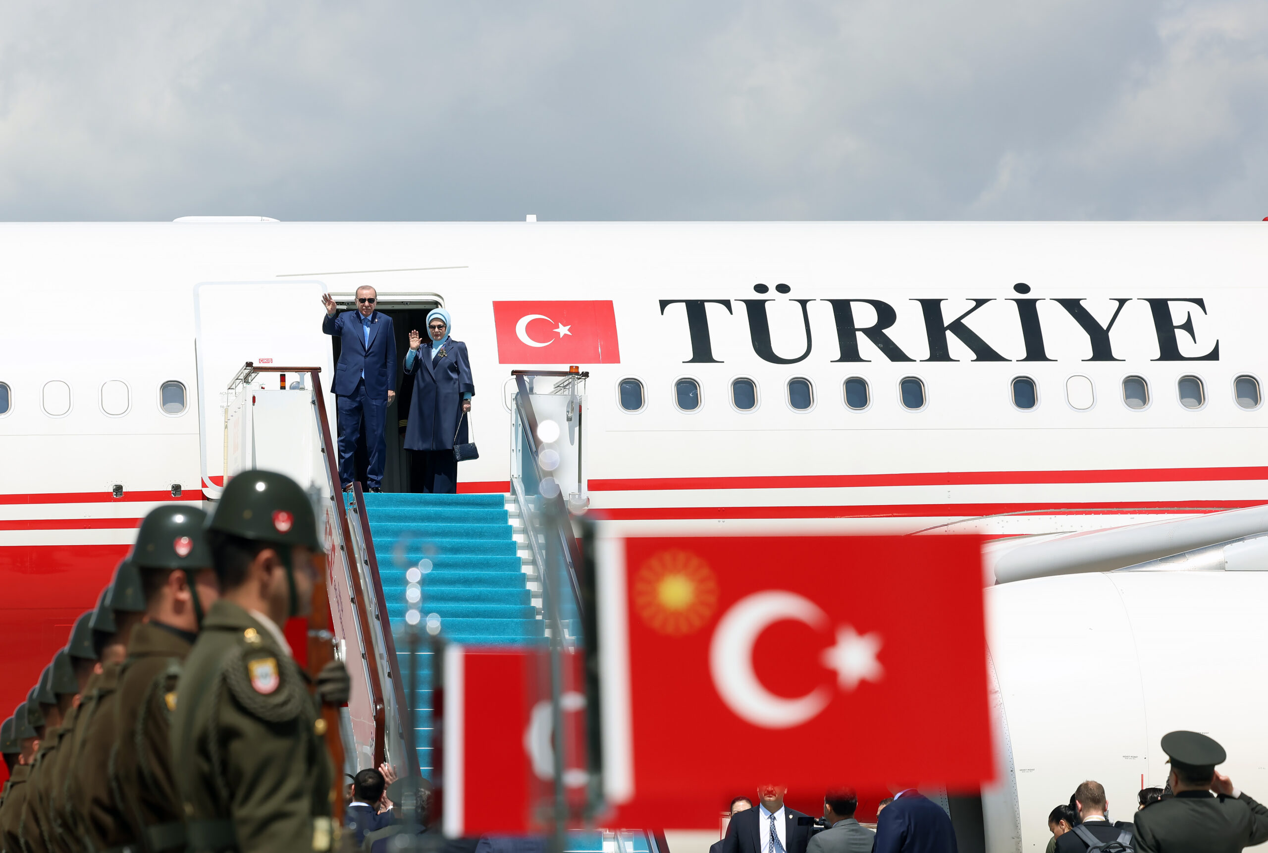 Erdoğan'dan Stratejik Ziyaret: Kazakistan'a Resmi Temaslar