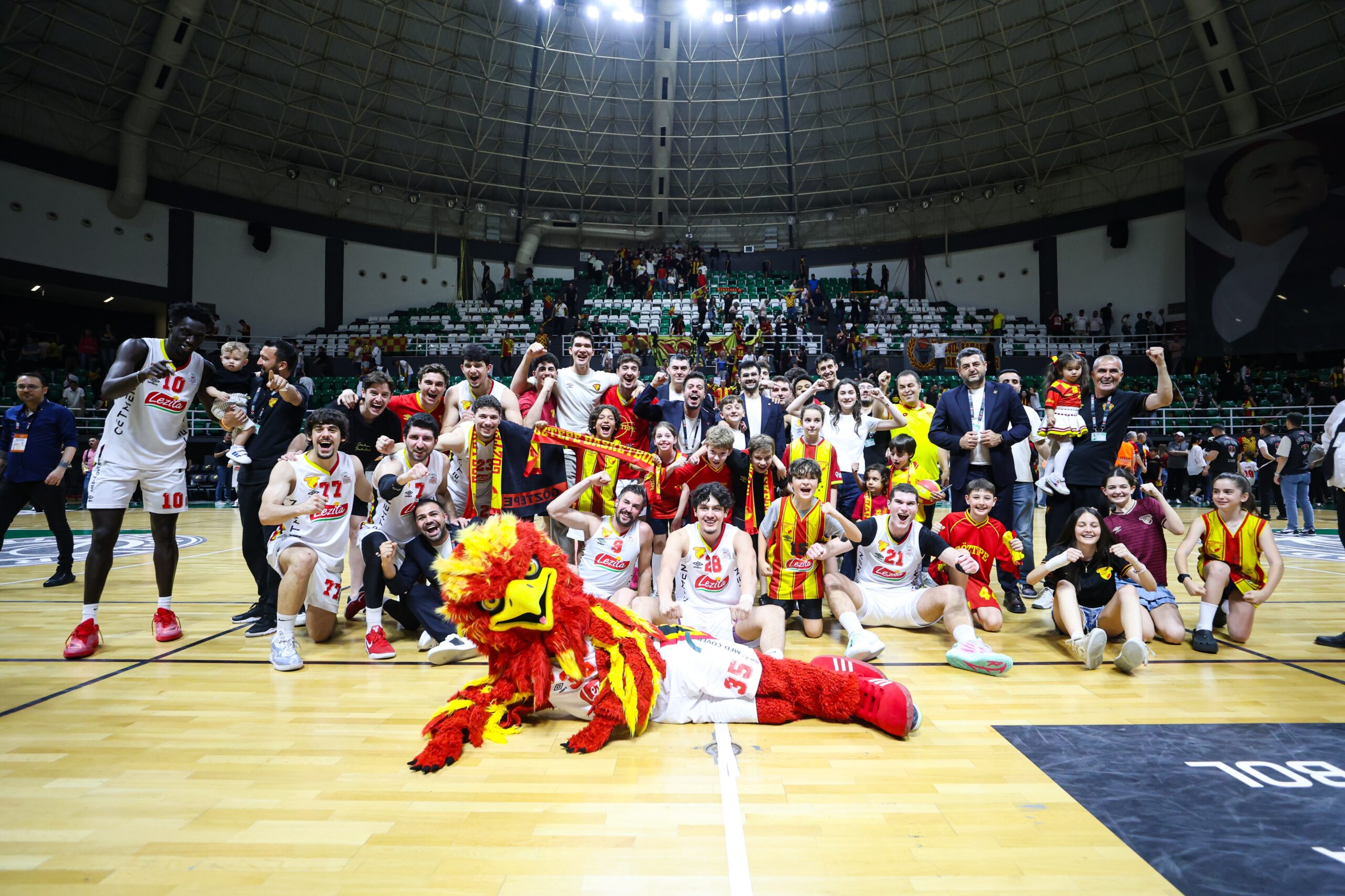 Göztepe Nefes Kesti: Son Saniye Basketiyle Finale Göz Kırptı!