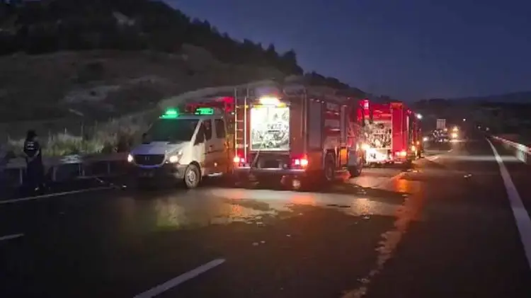 İzmir Antalya Seferindeki Otobüs Kazasında 8 Kişi Hayatını Kaybetti