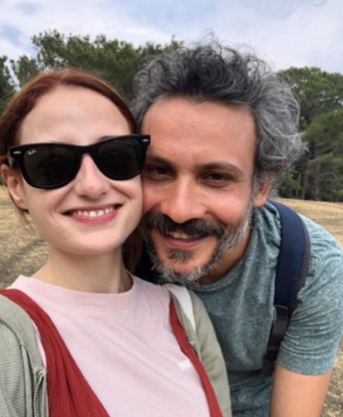 Nazlı Bulum Hayranlarını Sevindiren Mutlu Günü Paylaştı