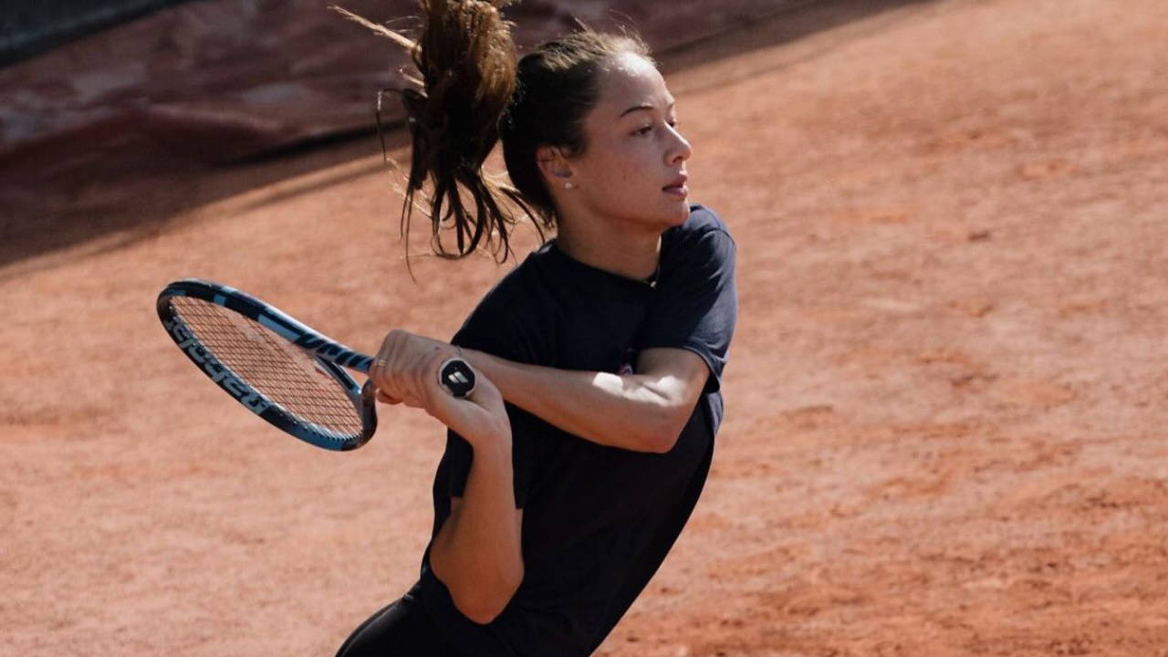 Sezonun İkinci Grand Slam Turnuvasında Zeynep Sönmez İkinci Tura Yükseldi