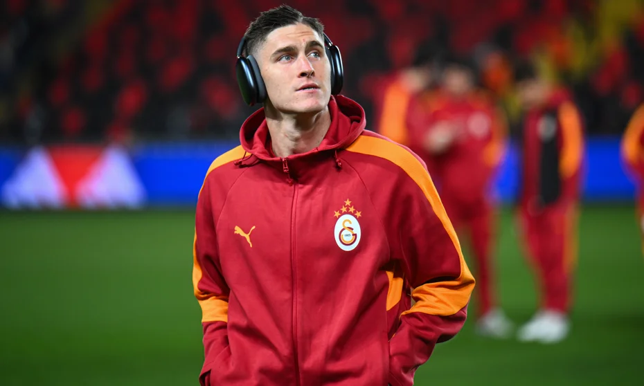 Takımı Premier Lige Çıkan Acun Ilıcalı Galatasaray'dan Roland Sallai İsitiyor