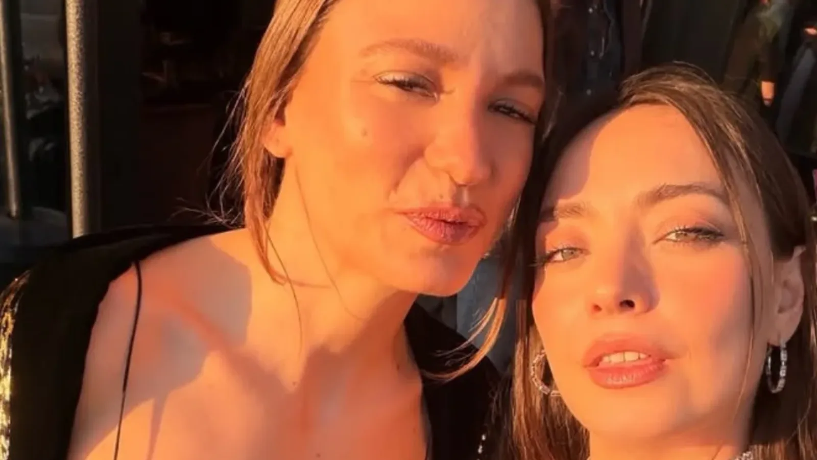 Ege Hikayesinde Serenay Sarıkaya Ve Zeynep Tuğçe Bayat Ortaklığı