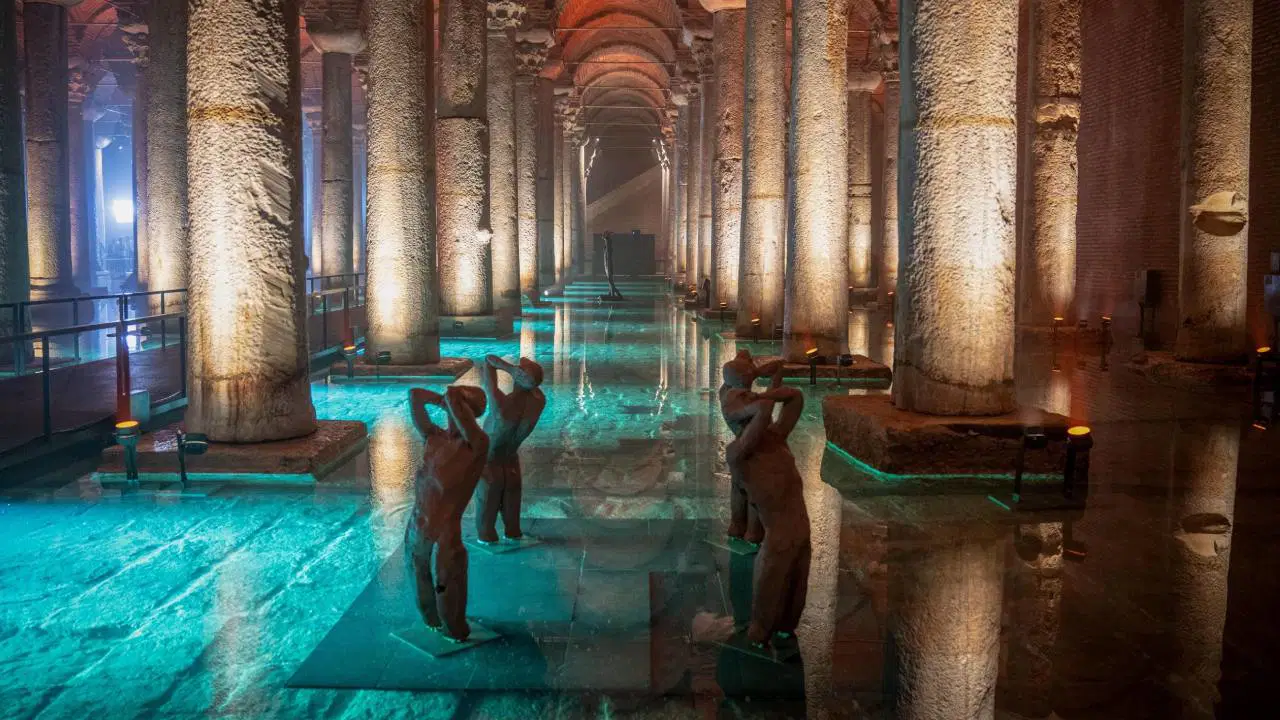Turistler Kapıda Beklerken Tarihi Sarnıçta Tahliye İşlemi Yapıldı