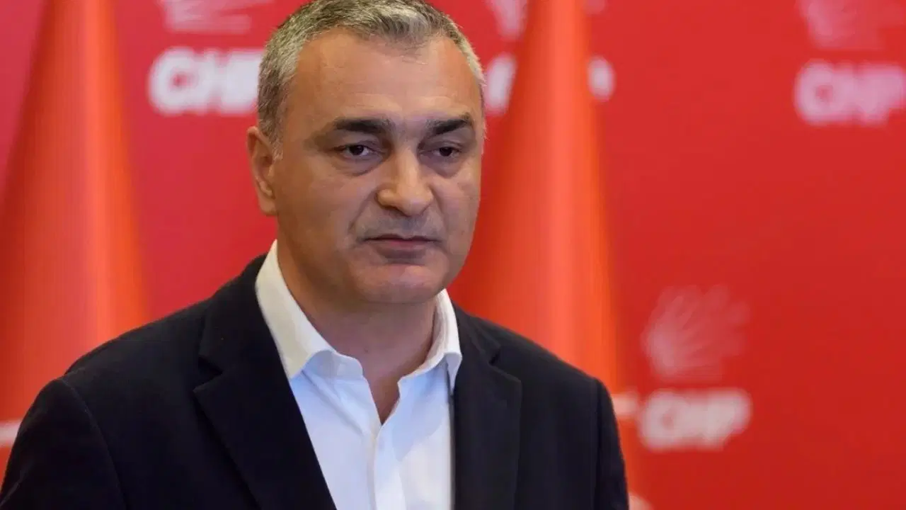CHP yönetiminde görev alan Müslim Sarı kimdir, kaç yaşında?
